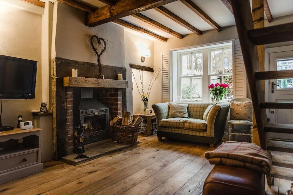 1800 Period Grade 2 Listed Cottage Addingham Exteriér fotografie