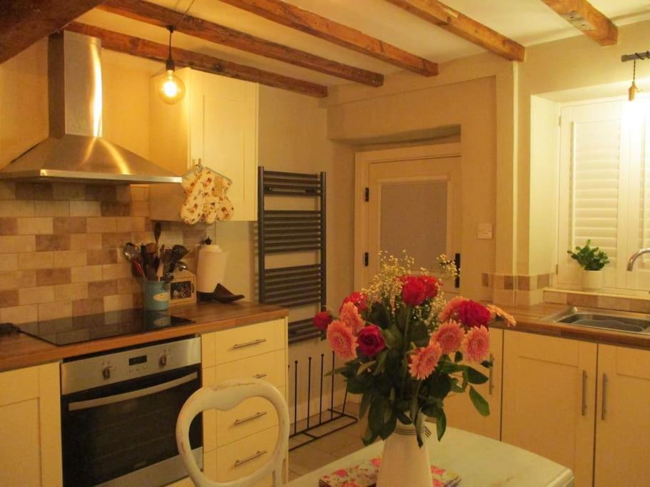 1800 Period Grade 2 Listed Cottage Addingham Exteriér fotografie