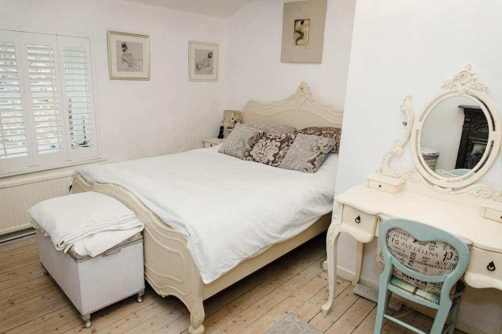 1800 Period Grade 2 Listed Cottage Addingham Exteriér fotografie