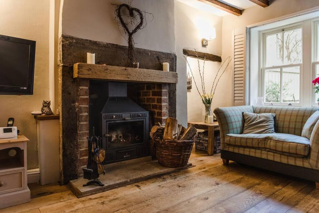 1800 Period Grade 2 Listed Cottage Addingham Exteriér fotografie